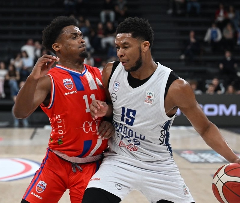 Anadolu Efes, Büyükçekmece Basketbol'u farklı geçti