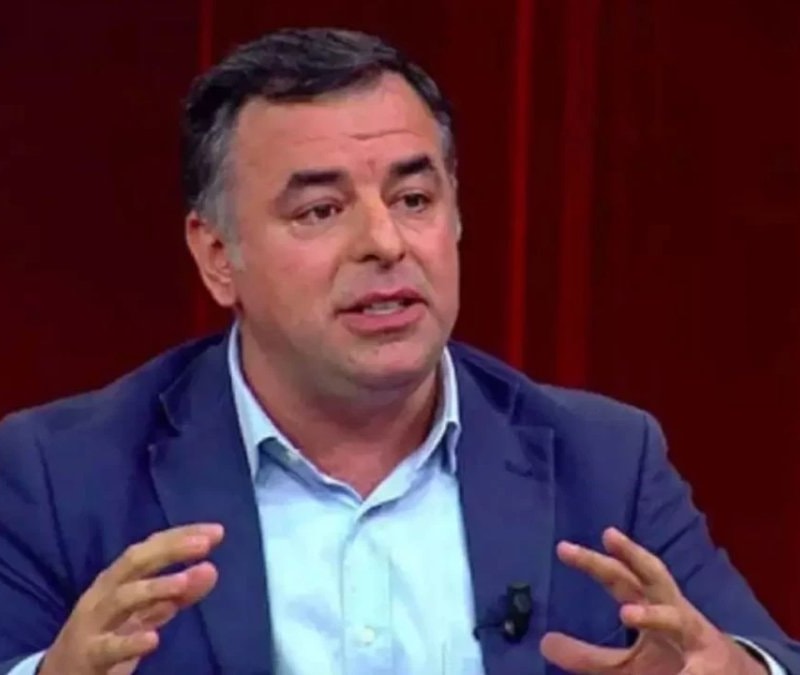 Barış Yarkadaş'tan Özgür Özel'e: Senin gibi torba içinde para almıyorum