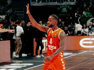 Seride durum 2-2'ye geldi! Valencia Basket, Panathinaikos'u yendi