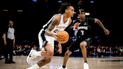Timberwolves'u yenen Spurs, seride 2-1 öne geçti
