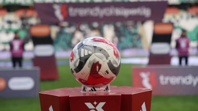 Hangi maç hangi kanalda: Süper Lig 33. hafta maç yayın programı