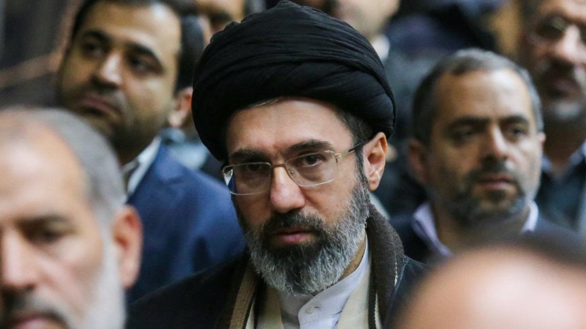 Mücteba Hamaney savaş stratejisini perde arkasından yönetiyor