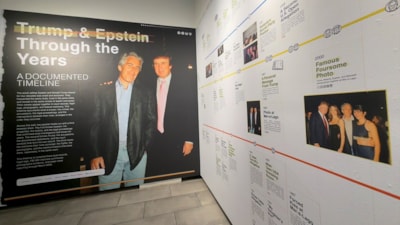 Jeffrey Epstein'e ilişkin binlerce belge New York'ta sergilendi