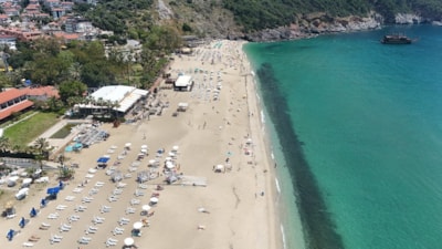 Antalya'da sıcak havalarla beraber sahiller doldu