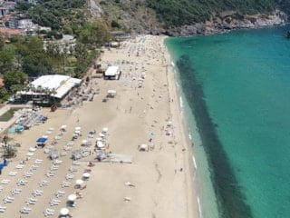 Antalya'da sıcak havalarla beraber sahiller doldu
