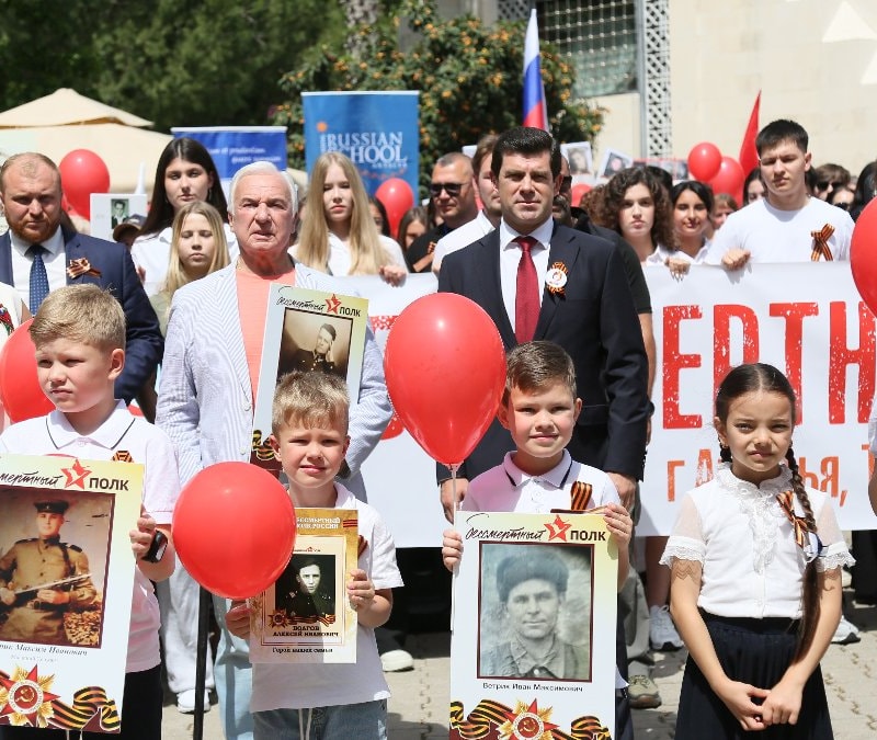 Rus vatandaşları, 9 Mayıs Zafer Bayramı'nı Antalya'da kutladı