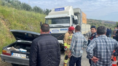 Manisa'da kamyon ile çarpışan otomobildeki yolcu öldü