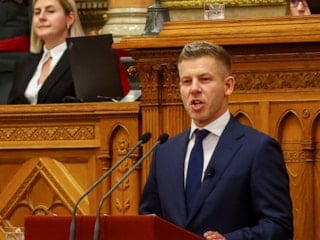Macaristan’ın yeni Başbakanı Peter Magyar, görevine başladı
