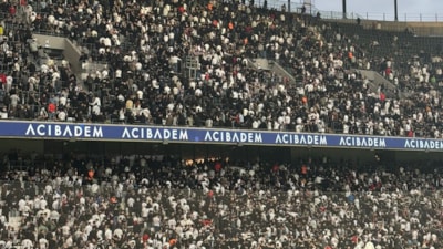 Beşiktaş taraftarından Sergen Yalçın'a protesto