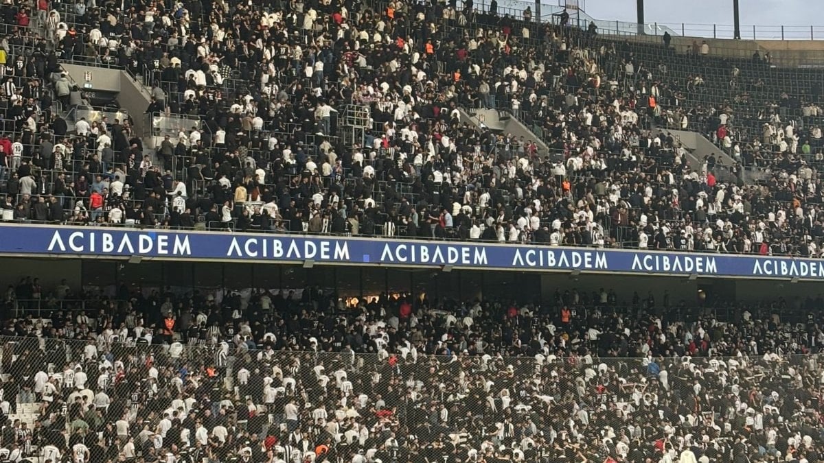 Beşiktaş taraftarından Sergen Yalçın'a protesto