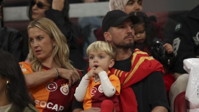 Dries Mertens ve ailesi Galatasaray - Antalyaspor maçında