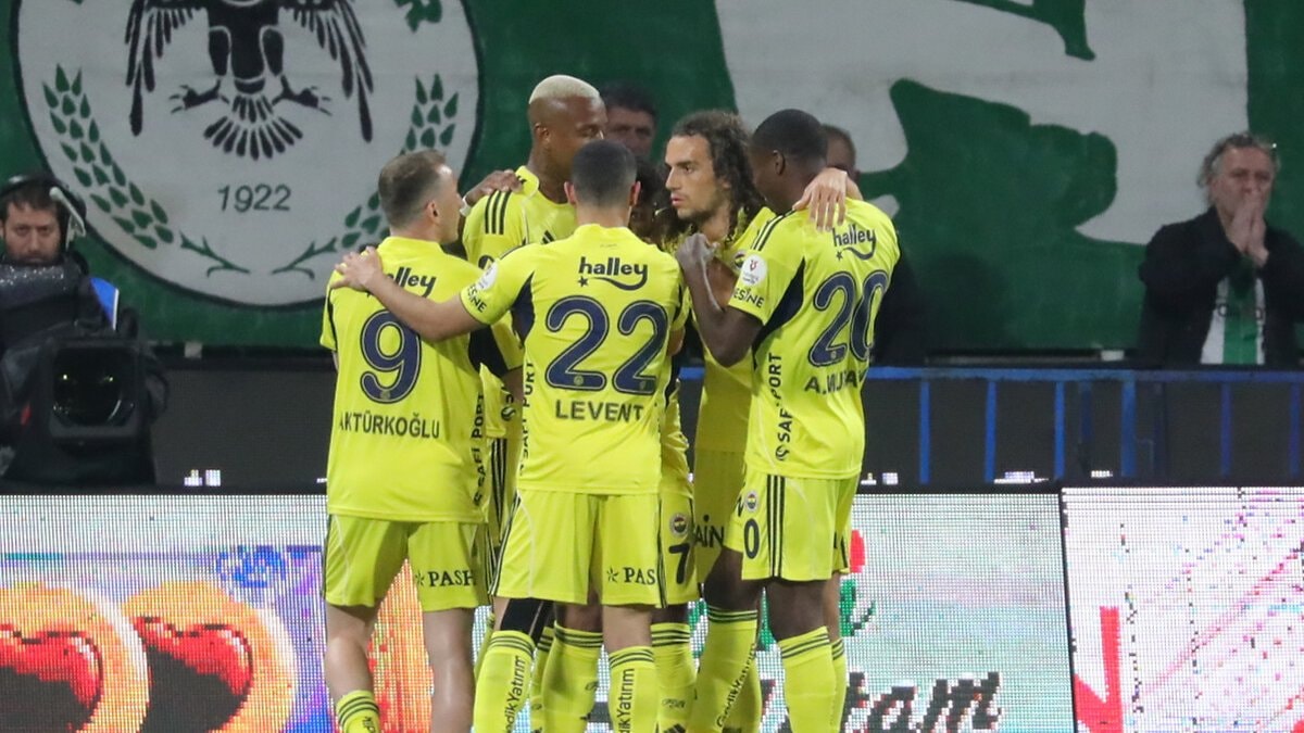 Fenerbahçe, Konyaspor'u üç golle geçti