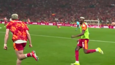 Galatasaraylı oyunculardan şampiyonluk sevinci