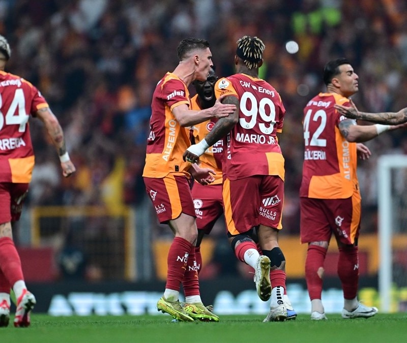 Galatasaray'a şampiyonluktan dev gelir!