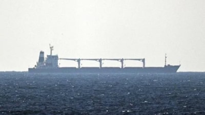Katar açıklarında yük gemisine saldırı