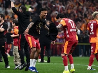 Galatasaray, ligde 3 puanlı sistemde 19. şampiyonluğunu aldı
