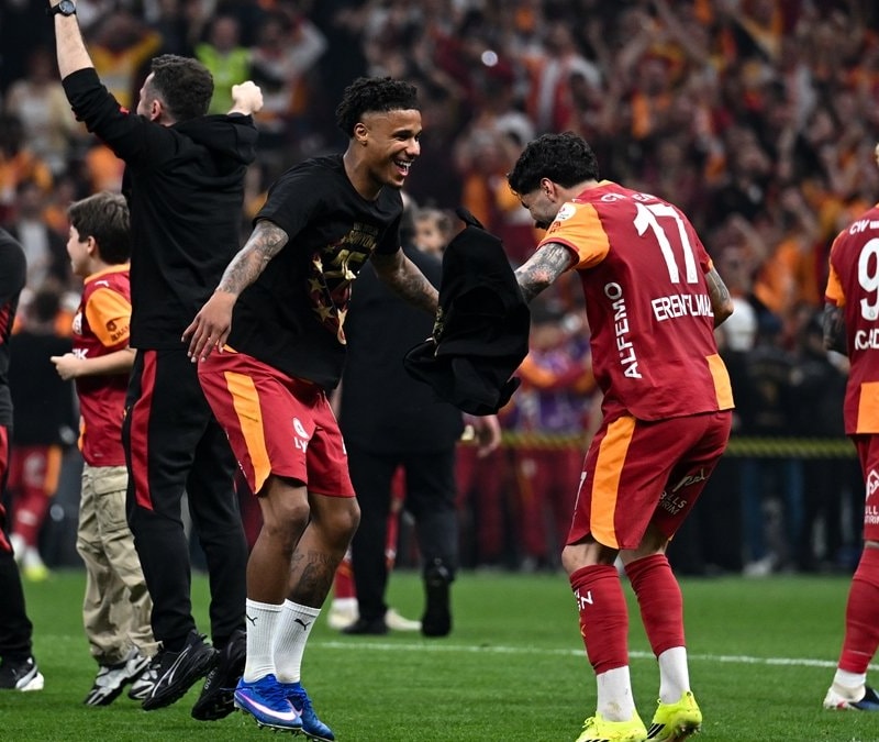 Galatasaray, ligde 3 puanlı sistemde 19. şampiyonluğunu aldı