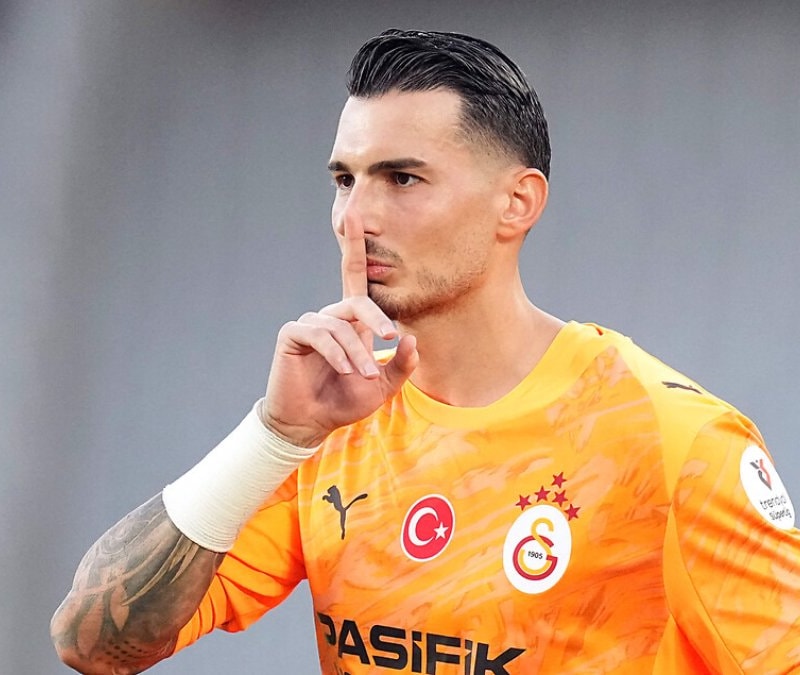 Uğurcan Çakır'dan Trabzonspor'a şampiyonluk göndermesi