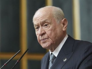 Devlet Bahçeli, Galatasaray'ı şampiyonluğu için tebrik etti