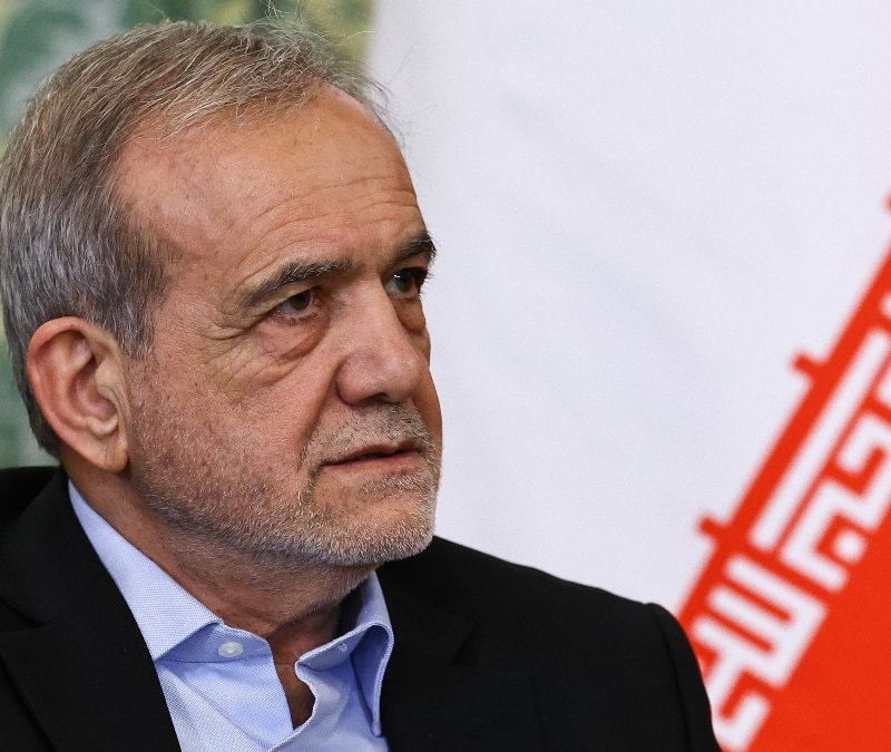 Pezeşkiyan'dan müzakere açıklaması: Teslim olmak anlamına gelmiyor
