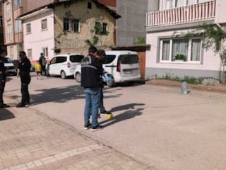 Bursa'da silahlı kavgaya karıştı: Polis, çatıda yakaladı