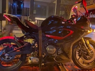 İstanbul'da durdurulan motosiklet çalıntı çıktı: Uyuşturucu ile yakalandı