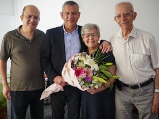 Özgür Özel’den Anneler Günü’nde duygusal ziyaretler
