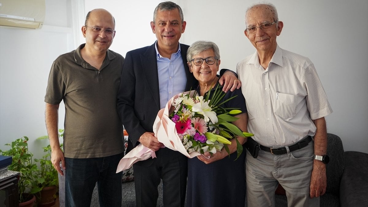 Özgür Özel’den Anneler Günü’nde duygusal ziyaretler