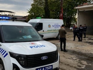 Malatya'da elektrik direğinden düşüp öldü: Olay anı kamerada