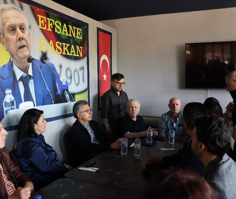 Aziz Yıldırım, boksörlerle bir araya geldi