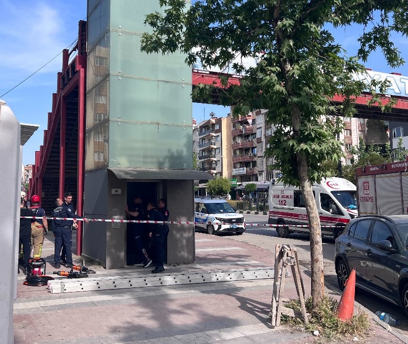 Manisa'da feci ölüm: Asansör boşluğuna sıkıştı