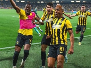 AEK Atina, Panathinaikos'u yenerek şampiyon oldu