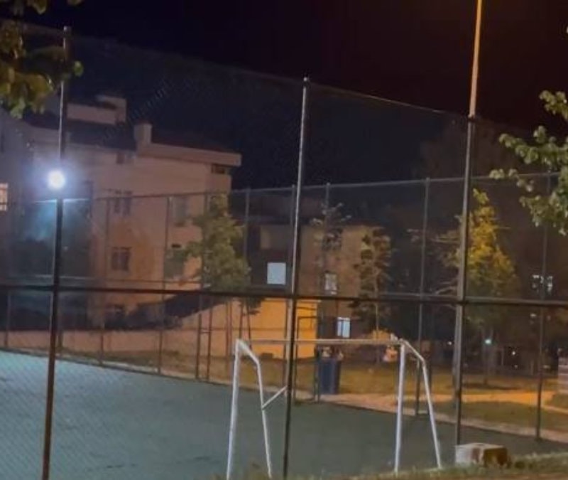 İstanbul'da parkta bıçaklı kavga: 1 ölü, 1 yaralı