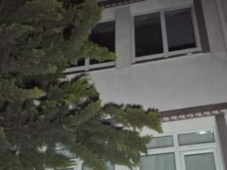 Ankara'da alev alan ağaç bir daireyi kül etti