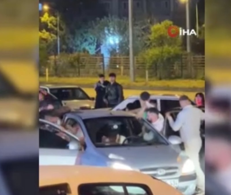 Karabük'te bir grup, trafikte taşkınlık çıkardı