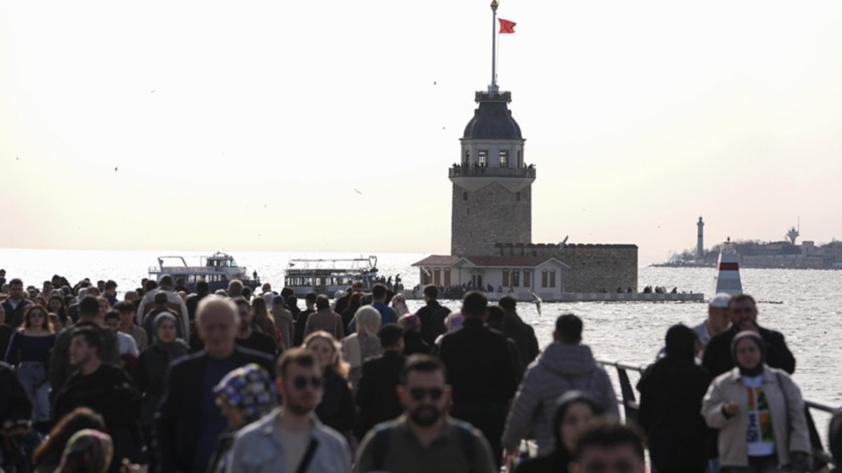 Türkiye'ye yaz geliyor: Yer yer yağışlı hava devam edecek