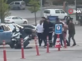 Başakşehir'de araç yıkama istasyonunda yumruk yiyen motosiklet sürücüsü bayıldı