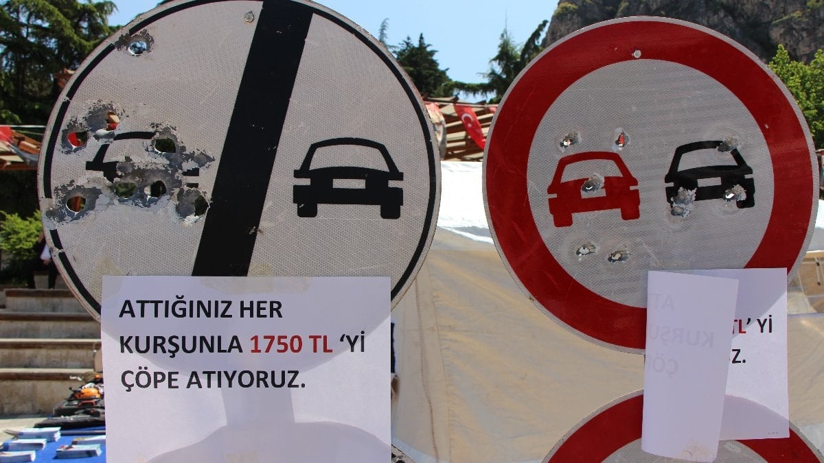 Magandaların hedef tahtası trafik levhaları: Yenileme bedeli 5 bin TL'yi buluyor