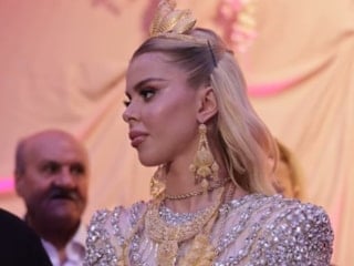 Kilosu kadar altın! Fenomen Çağla Öz ile Vanlı Kara Haydar nişanlandı