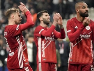 Antalyaspor'da büyük kriz: 13'e yükseldi