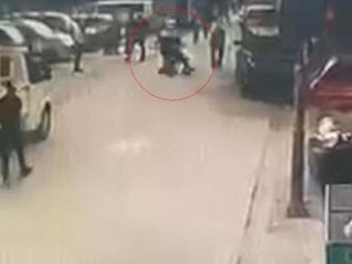 Manisa'da yangında mahsur kalan kadın jandarma tarafından kurtarıldı