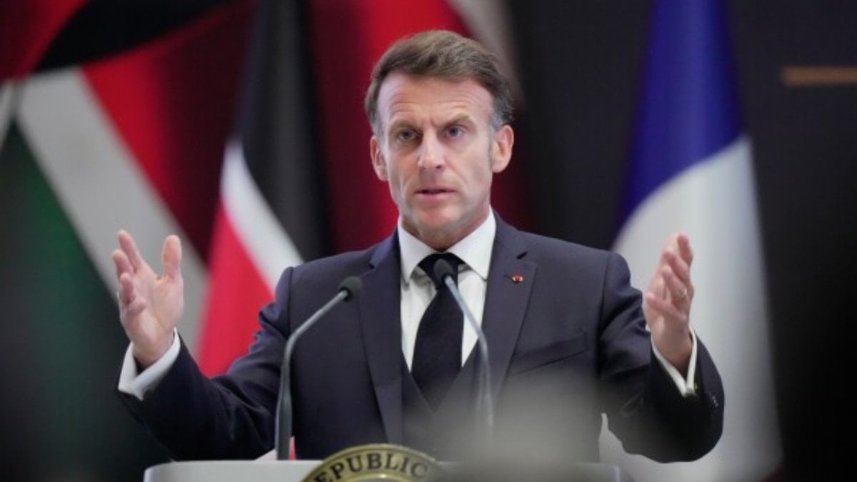 Macron’dan Afrika Zirvesi’nde sürpriz müdahale