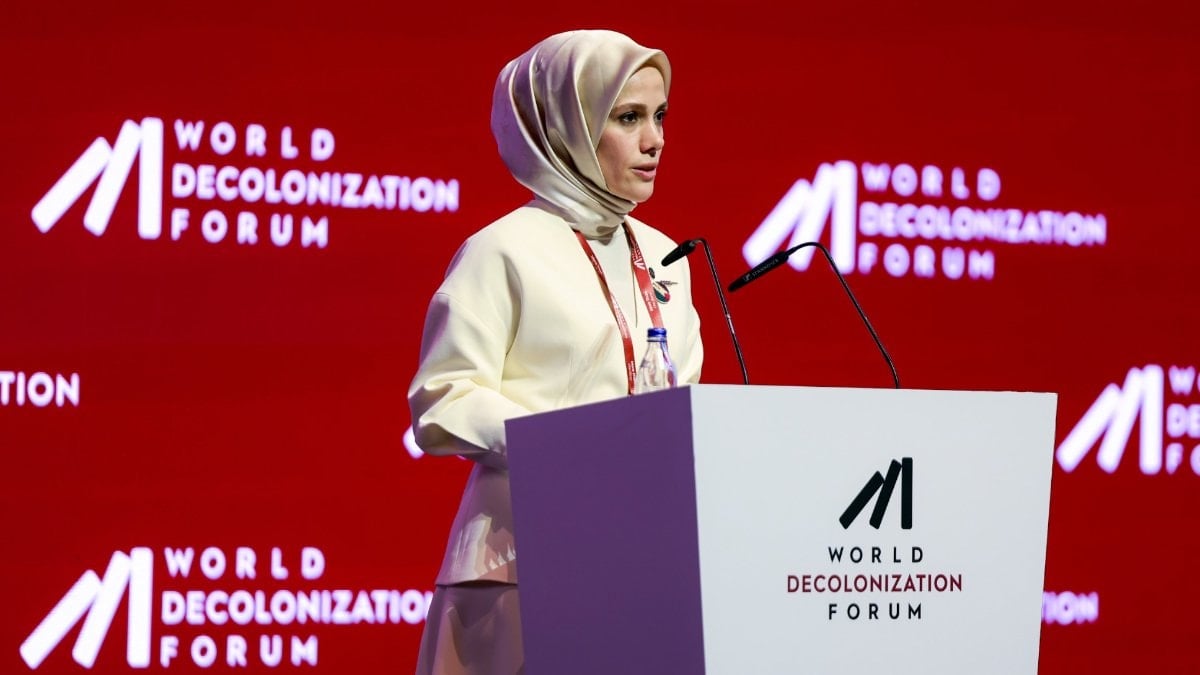 Esra Albayrak "World Decolonization Forum"unda konuştu