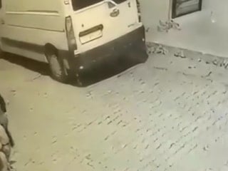 İstanbul'da elektrik akımına kapılan çocuğu annesi kurtardı