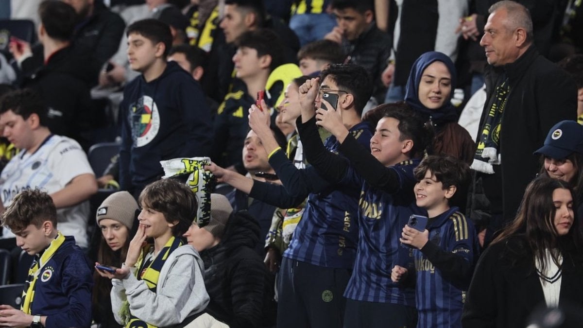 Fenerbahçe'den 18 yaş altı ve kadın taraftarlara ücretsiz bilet