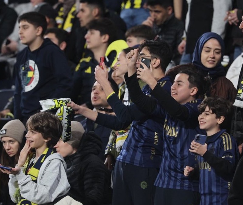 Fenerbahçe'den 18 yaş altı ve kadın taraftarlara ücretsiz bilet
