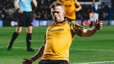Millwall'u deviren Hull City finale yükseldi