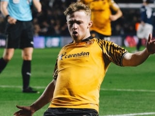 Millwall'u deviren Hull City finale yükseldi