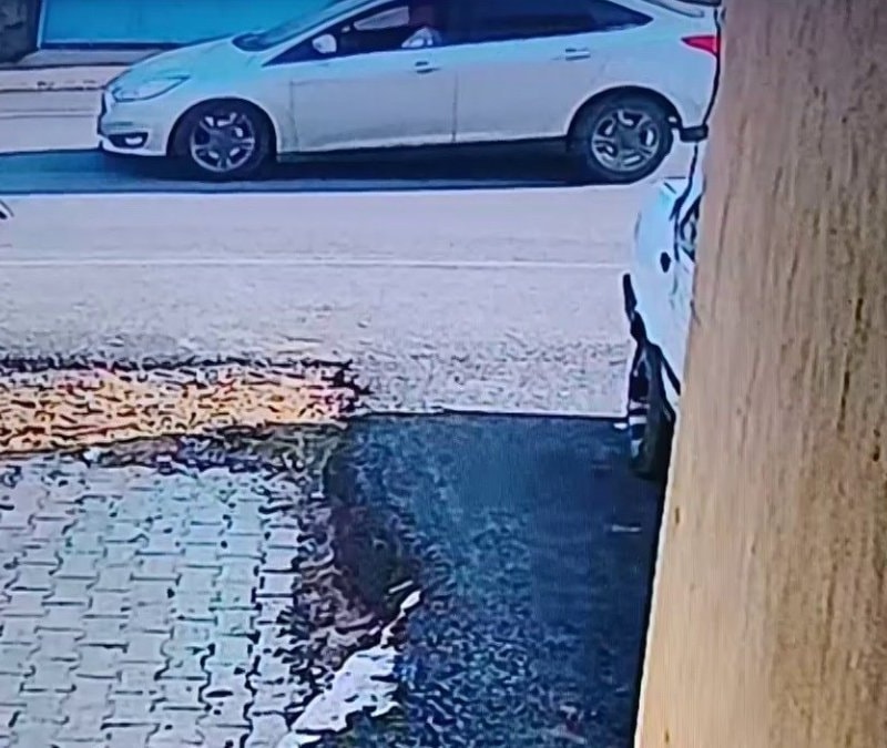 Hatay'da yola fırlayan çocuk, otomobilin çarpmasıyla metrelerce savruldu