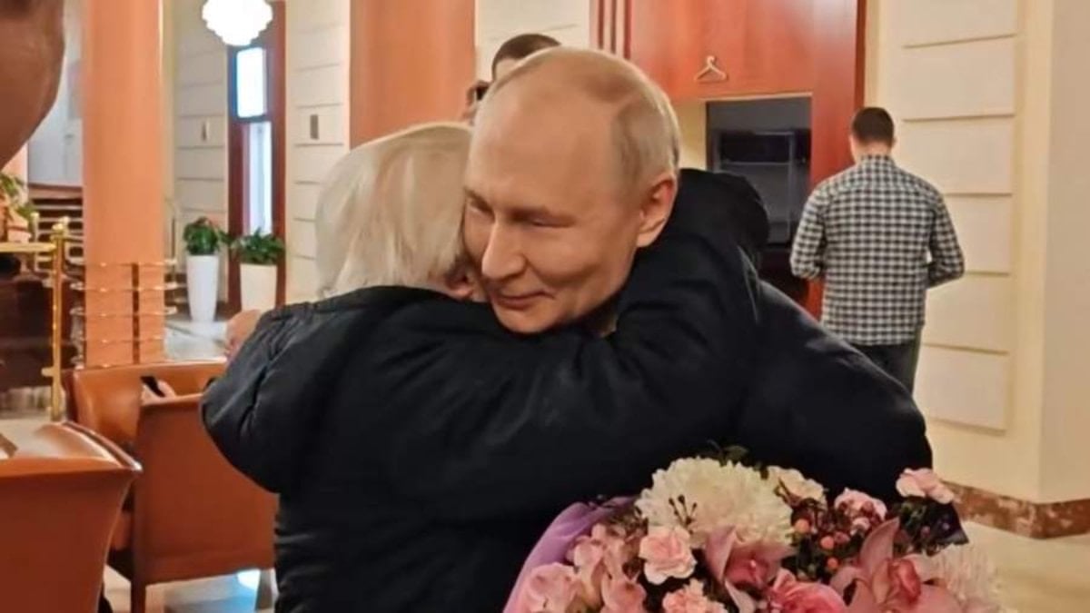 Putin eski öğretmenine şoförlük yaptı